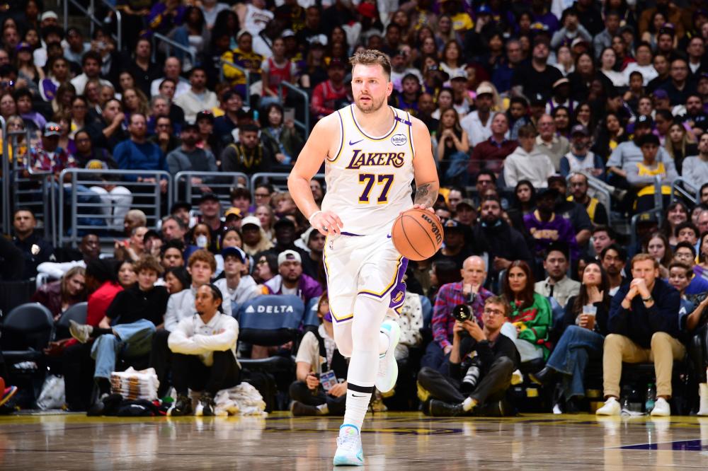 连救4个局点轰6-0！王曼昱打出窒息逆转，第三局直接打崩对手